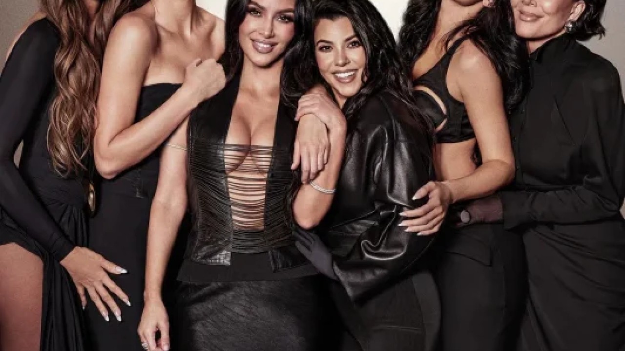 برنامج The Kardashians الموسم السابع الحلقة 4 الرابعة مترجمة